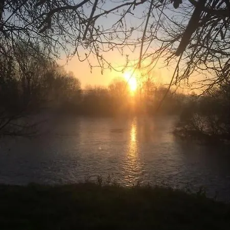 Prázdninový dům Des Lavandieres En Bordure De Vienne Salles-en-Toulon