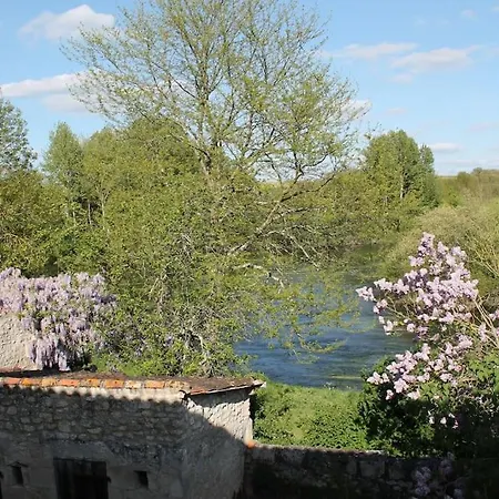 Prázdninový dům Des Lavandieres En Bordure De Vienne
