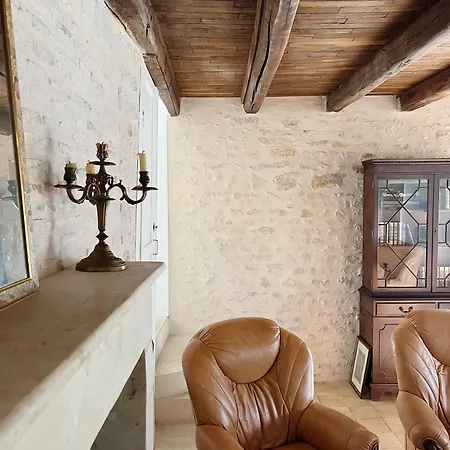 Des Lavandieres En Bordure De Vienne * Salles-en-Toulon