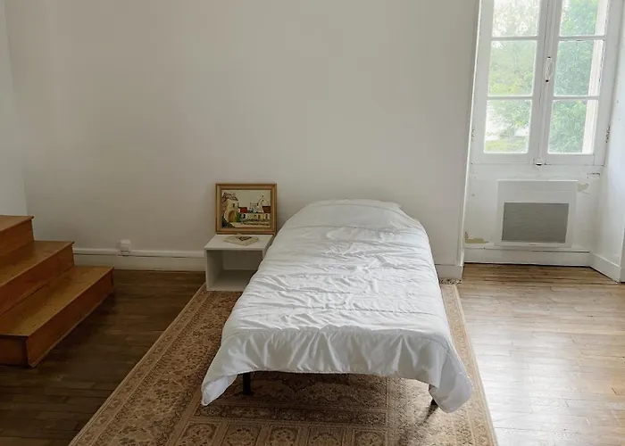 Des Lavandieres En Bordure De Vienne Сasa de vacaciones *